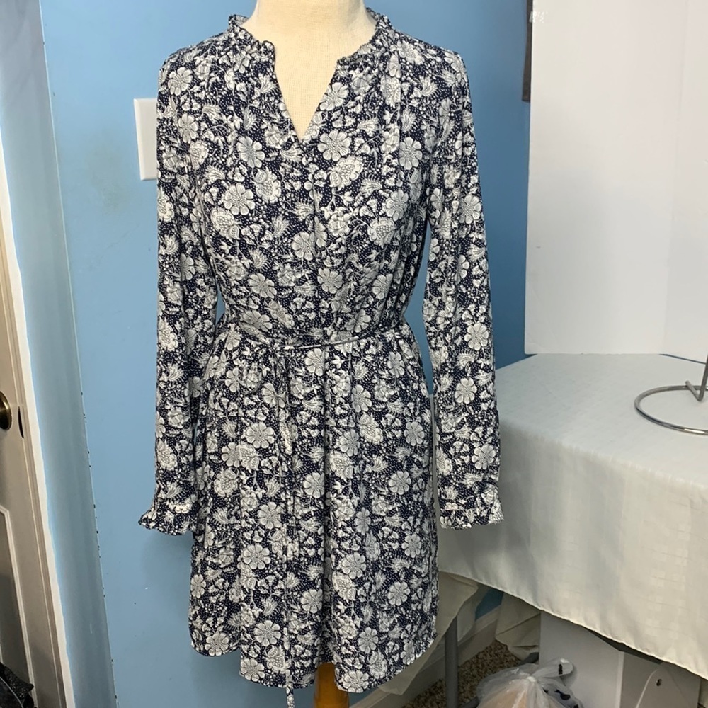 LOFT Floral waist Tie Dress IN NAVY AND WHITE